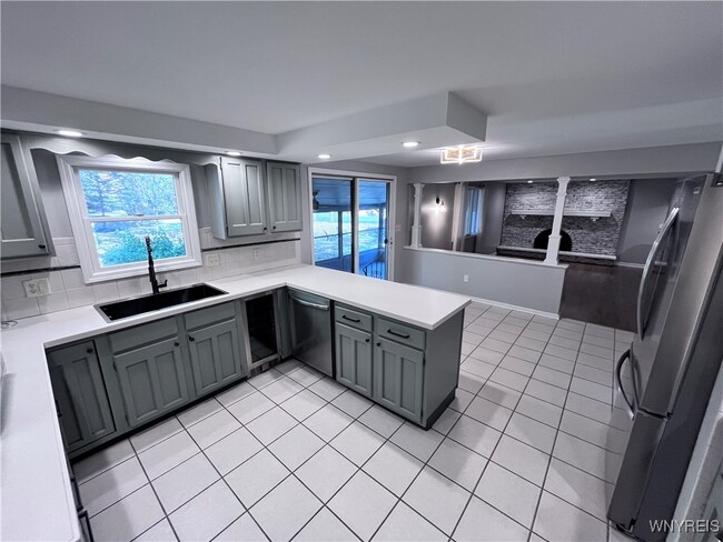 Building Photo - 306 Randwood Dr