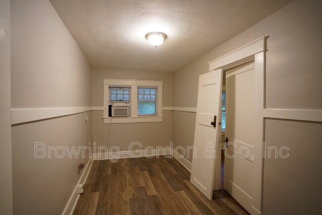 Building Photo - 1509 Bernard Ave