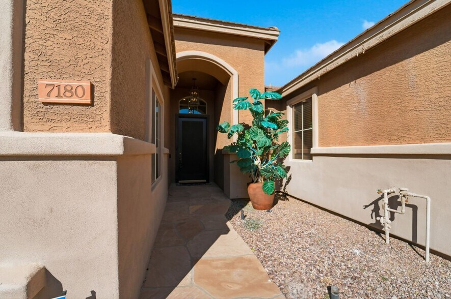 Building Photo - 7180 W Trails Dr