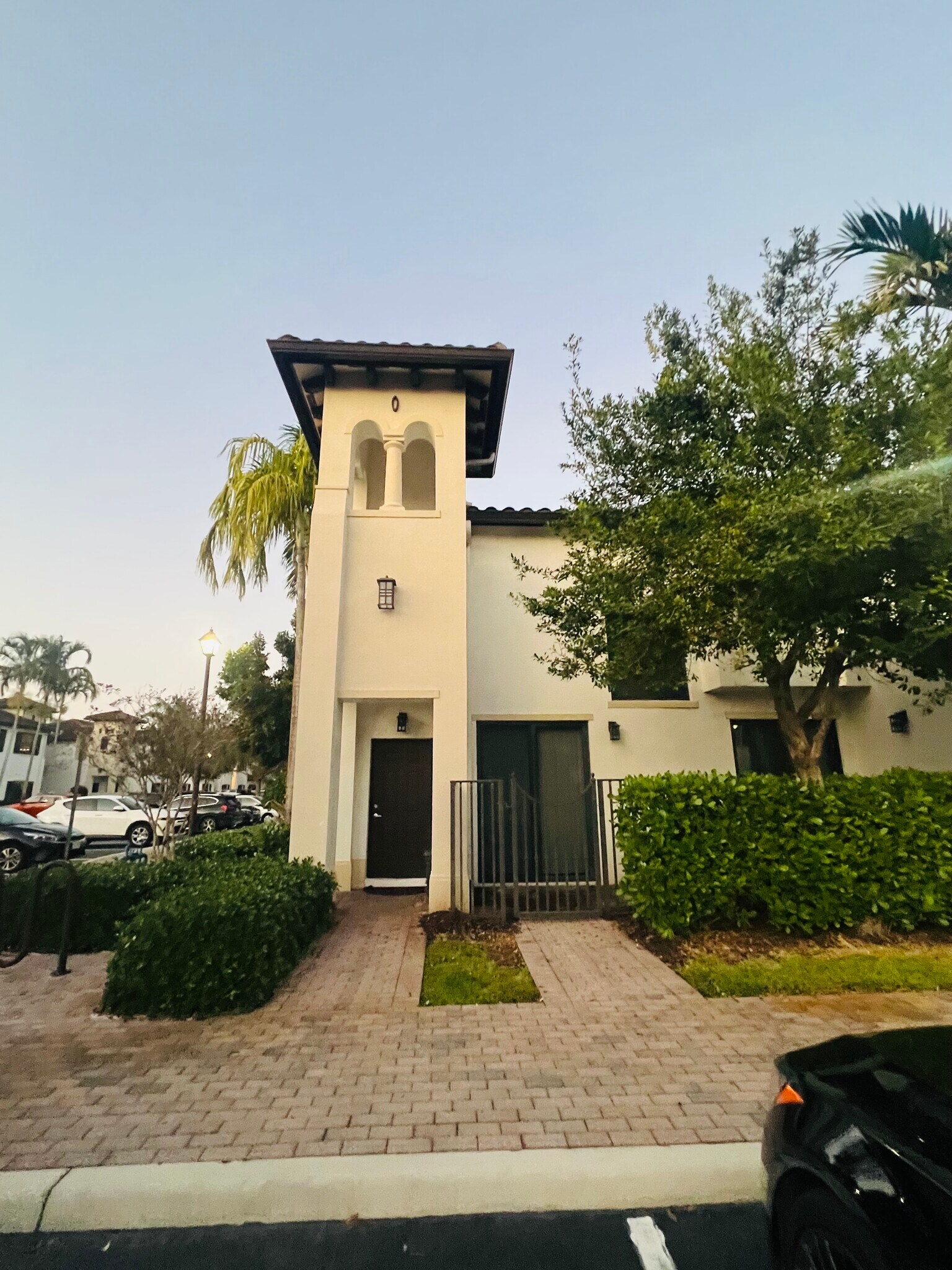 Building Photo - 3022 W Signature Dr