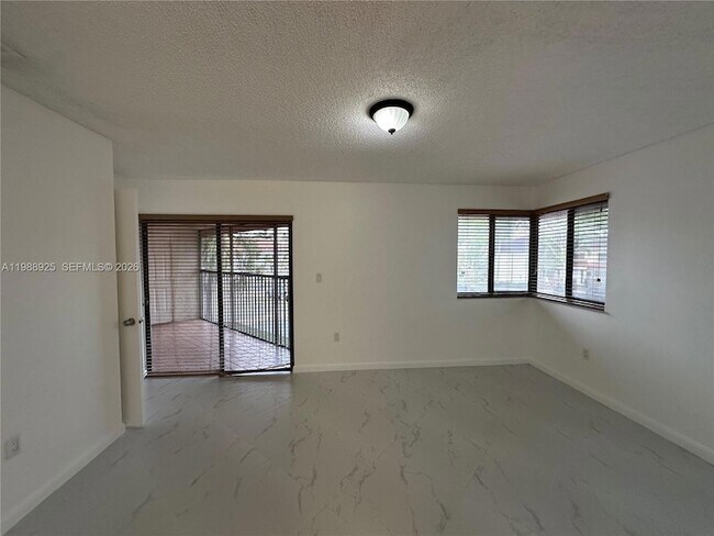 Building Photo - 9702 SW 138th Ave