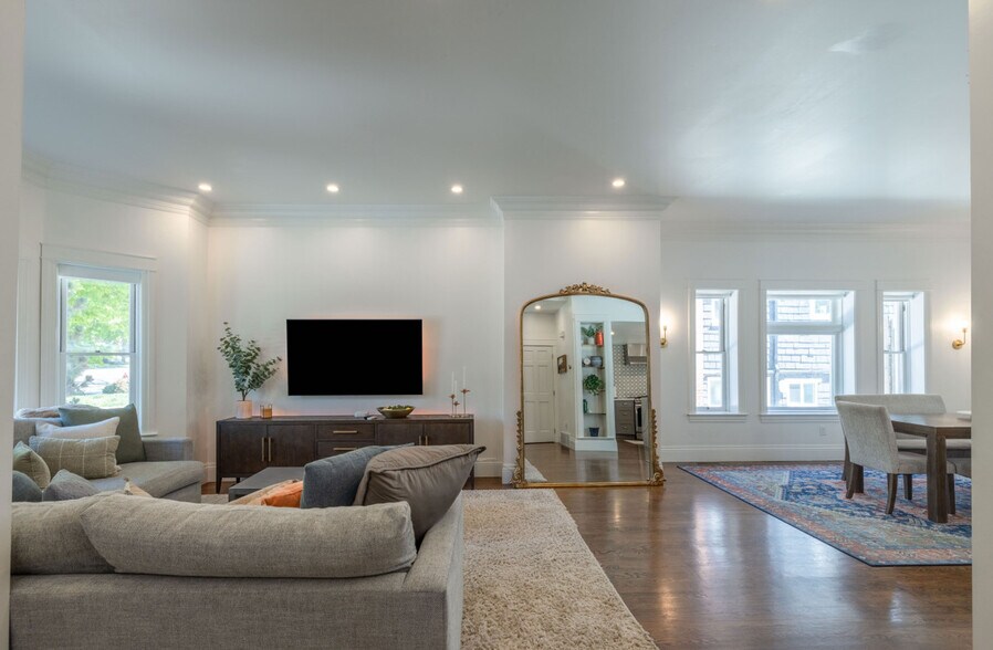 Building Photo - 630 E 300 S