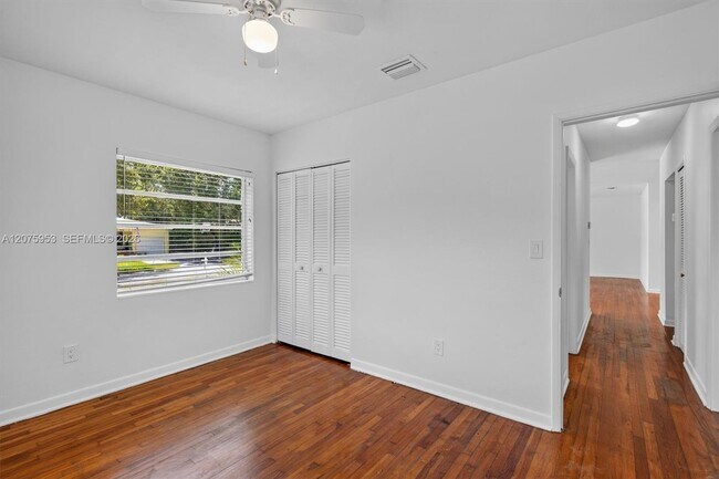 Building Photo - 6629 SW 65th St