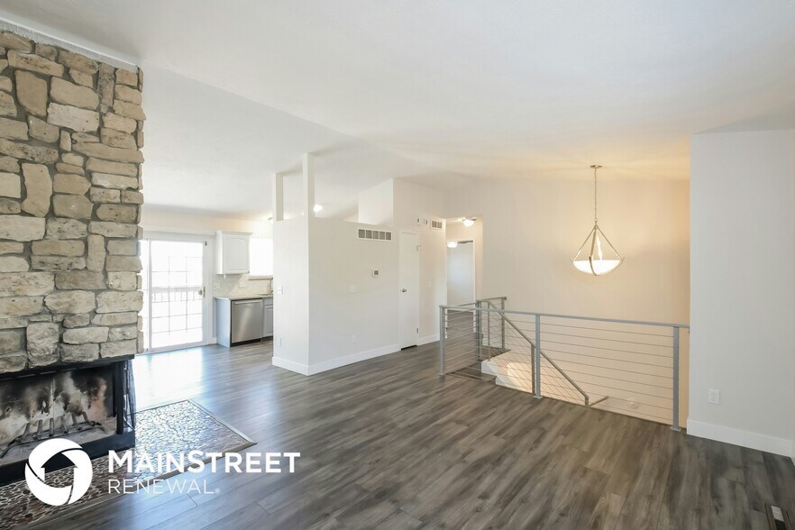 Building Photo - 17125 E Kent Dr