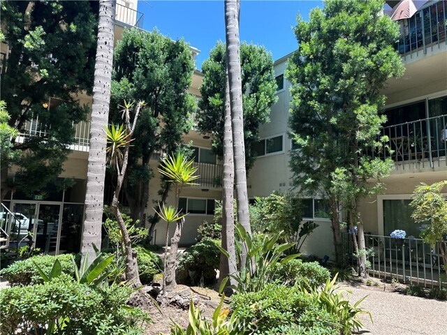 Building Photo - 10240 Camarillo St