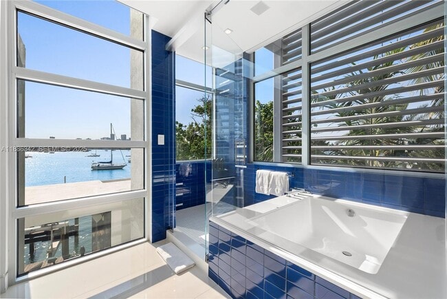 Building Photo - 440 S Hibiscus Dr