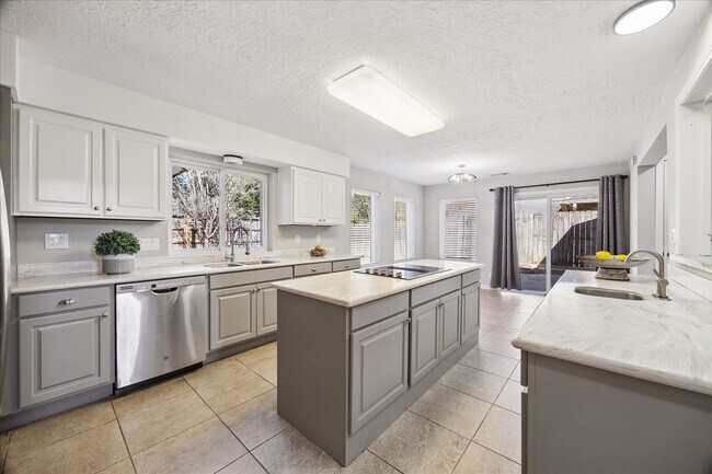 Building Photo - 15754 Walkwood Dr