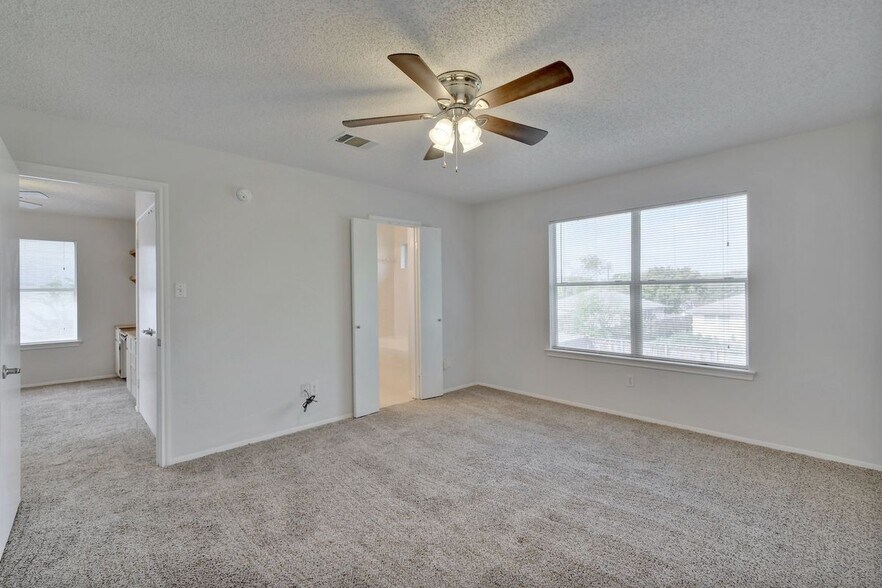 Building Photo - 1609 Lantern Light Dr