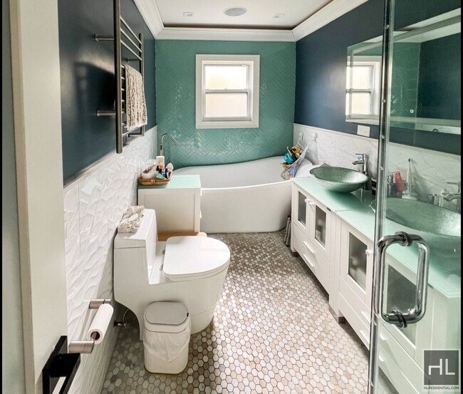 Building Photo - 3rd avenue