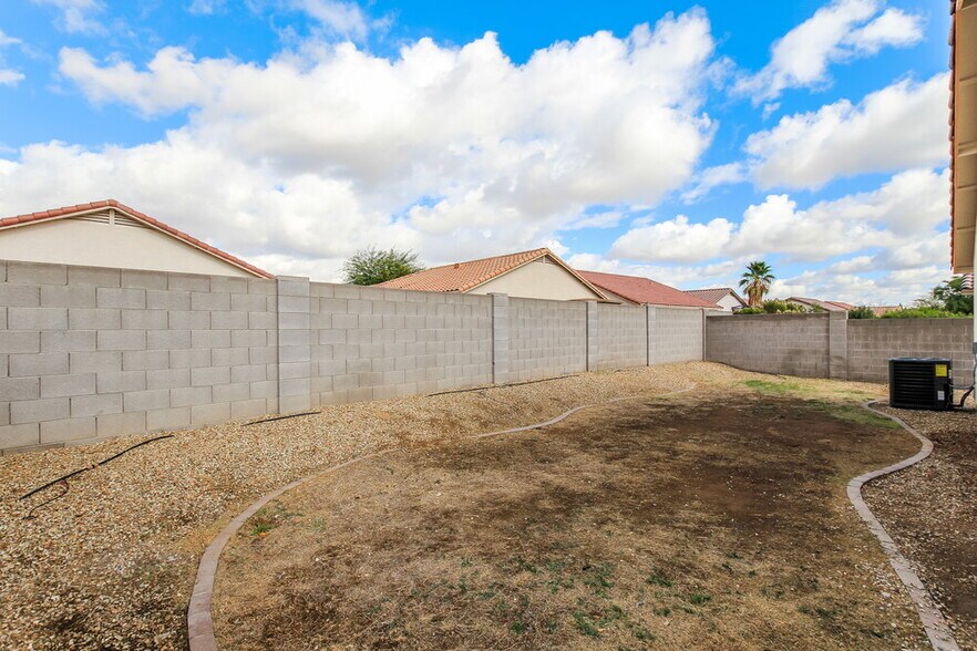 Building Photo - 15830 W Gelding Dr
