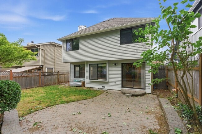 Building Photo - Gated Community Home