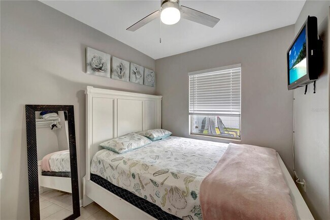 Building Photo - 551 Lindley Terrace
