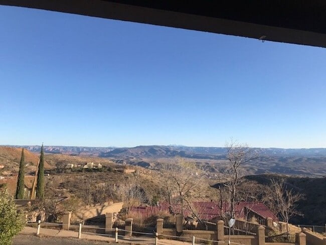 Building Photo - Adorable Jerome Home!! 2 Bedroom 1 Bath Contact Property Pros Property Management