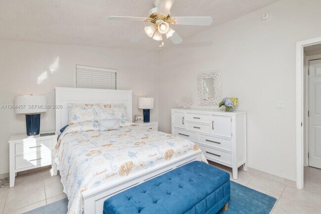 Building Photo - 133 E Silver Palm Ave