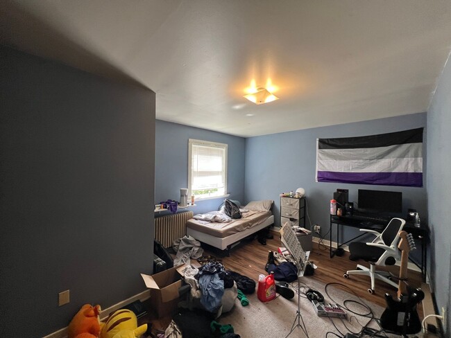 Building Photo - Studio apartment near WWU!