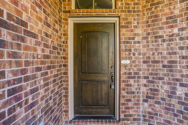 Building Photo - 9737 Rio Frio Trail