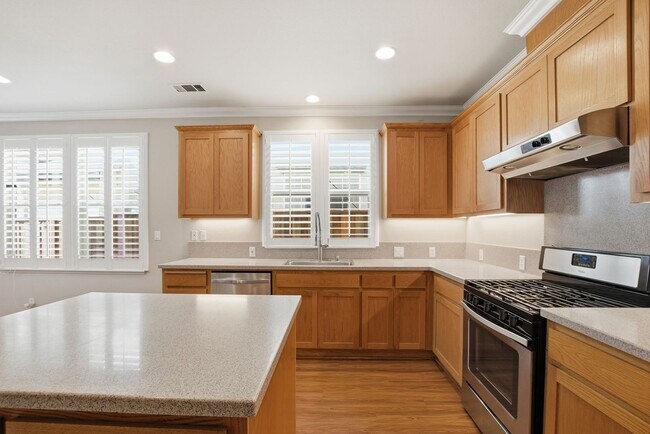 Building Photo - 4 Bed 3 Bath Single Family Home in Napa