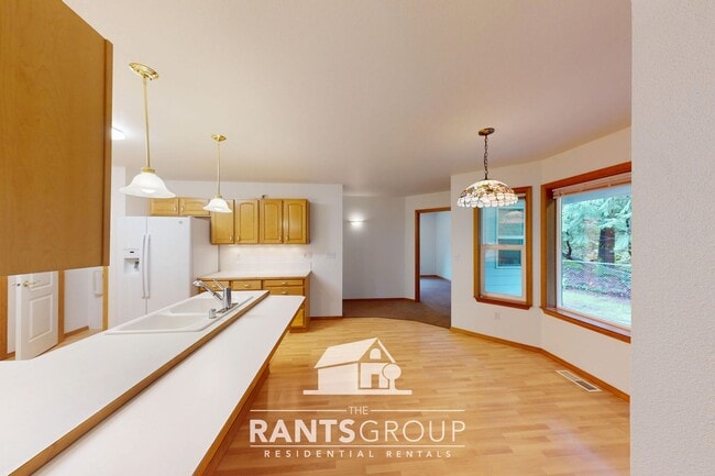 Building Photo - Spacious 3-Bed / 2-Bath Home on 2.5 Private Acres – Cooper Point