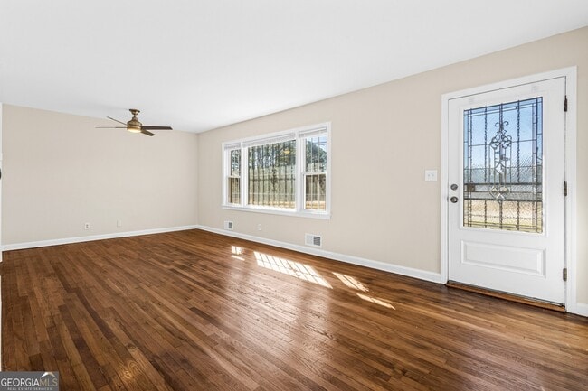 Building Photo - 1406 Columbia Dr