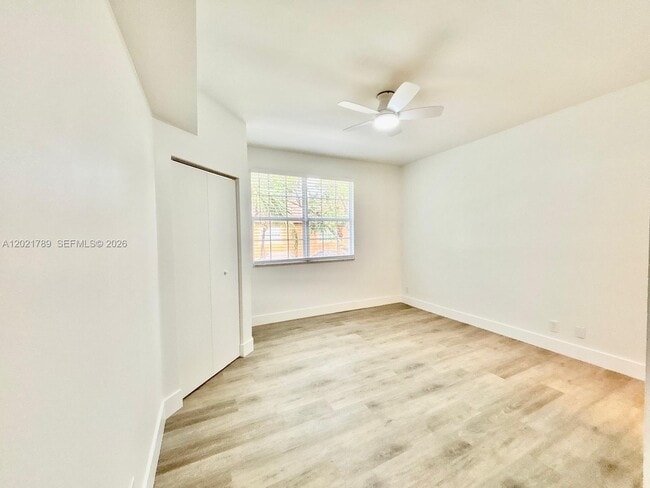 Building Photo - 1498 Barcelona Way