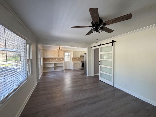 Building Photo - 3854 Davis St