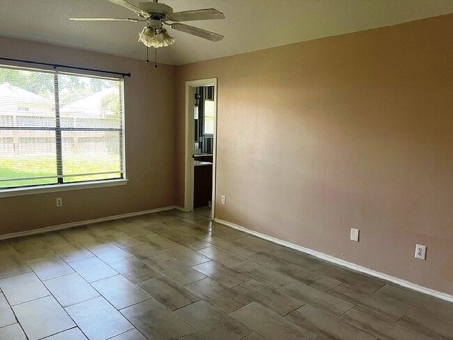 Building Photo - 5618 Village Arbour Dr