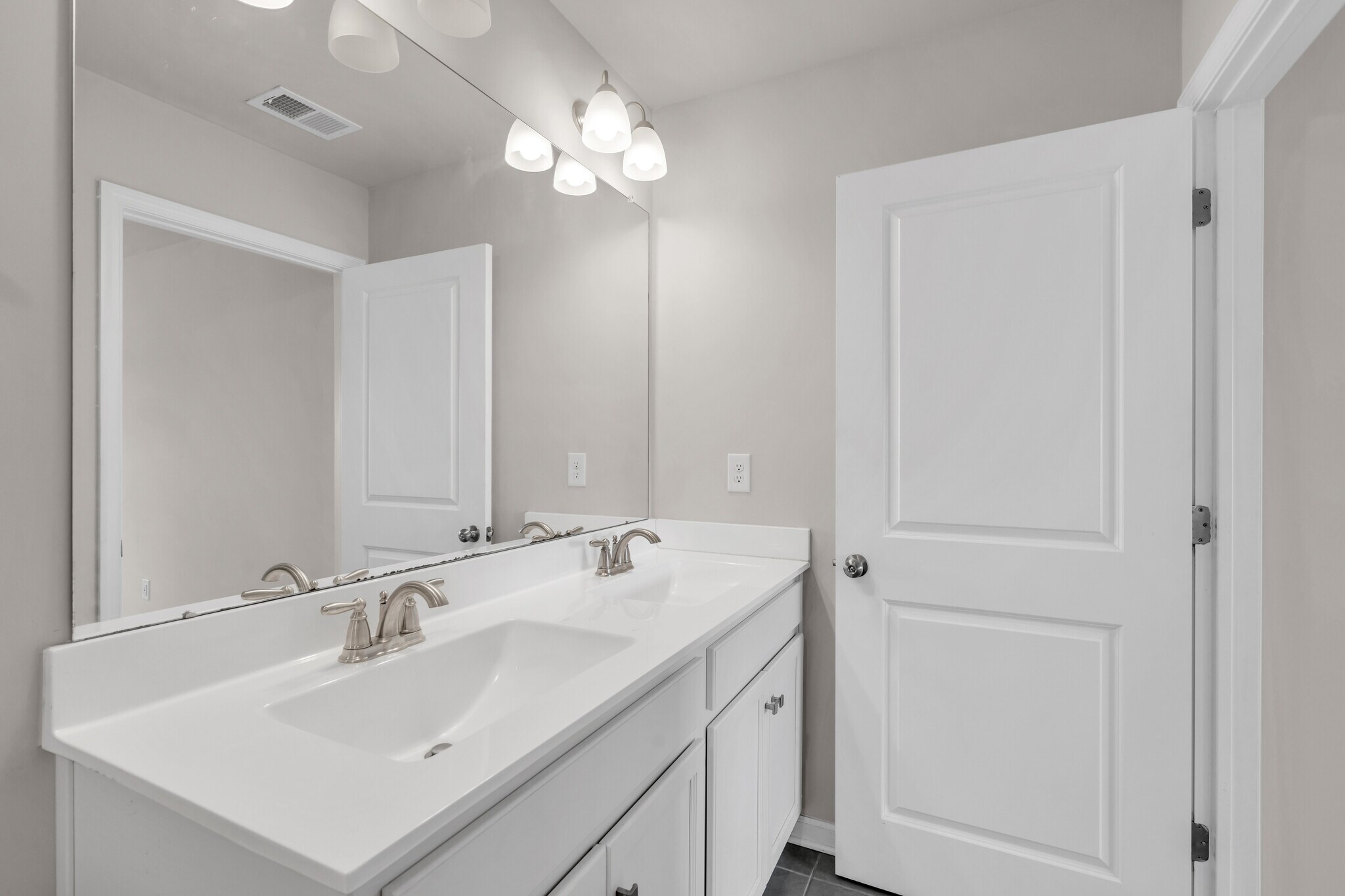 Building Photo - 19 Katherine Dr