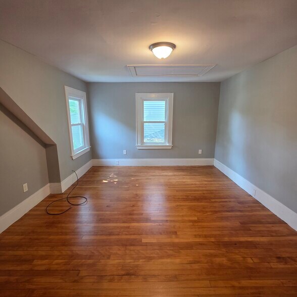 Bedroom 1 - 97 Pleasant St