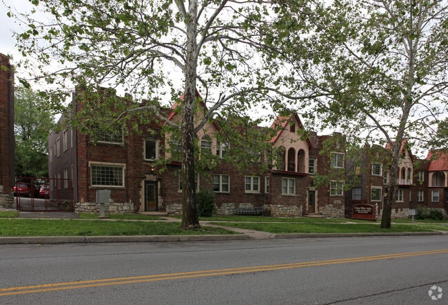 Building Photo - Roanoke Apartments