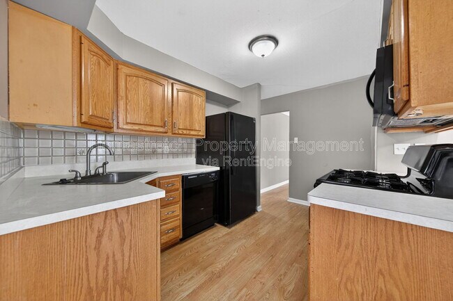 Building Photo - 10201 Surf Dr