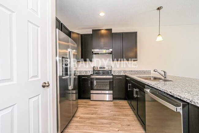 Building Photo - 450 Matilda Ln