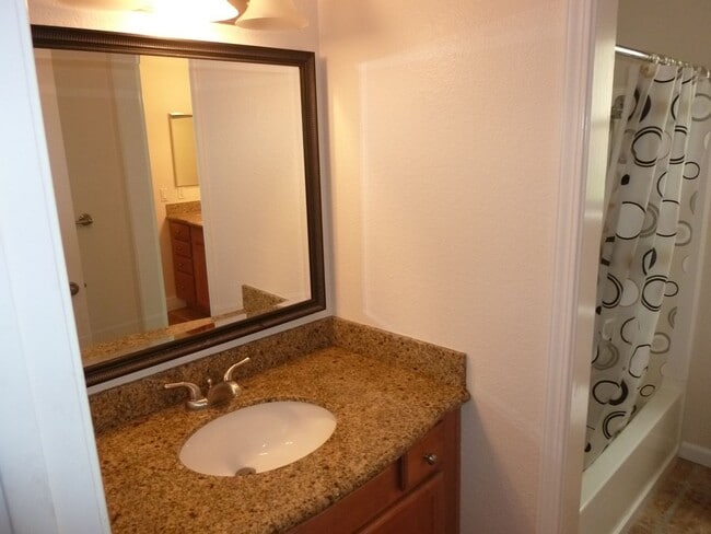 Building Photo - San Ramon Condo in Gated Community w/ Wash...