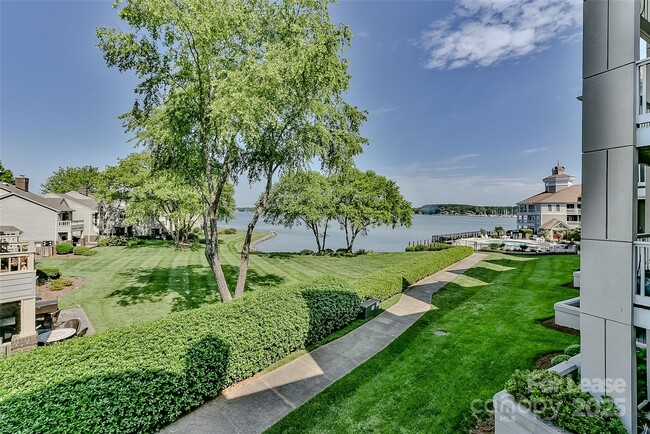 Building Photo - 18557 Vineyard Point Ln