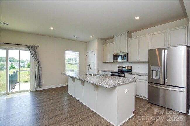 Building Photo - 9833 Oaklawn Blvd NW