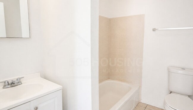 Building Photo - Practical 2-Bedroom Living in Northeast Albuquerque