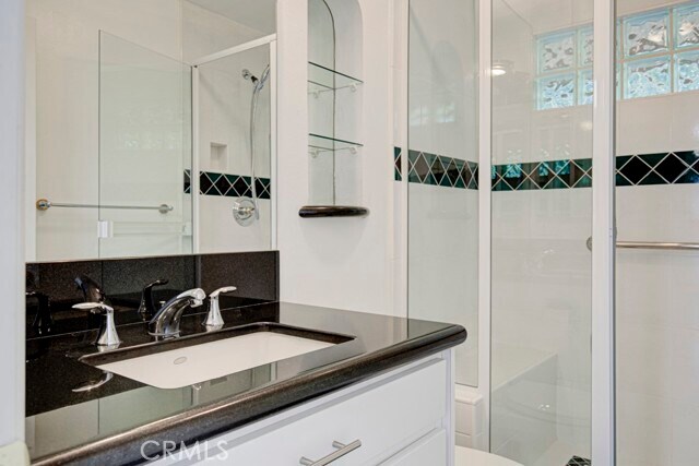 Building Photo - 5089 Ovalo