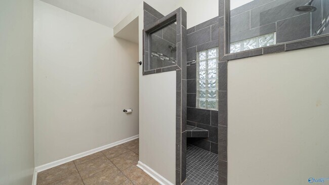 Building Photo - 221 Stone Valley Dr