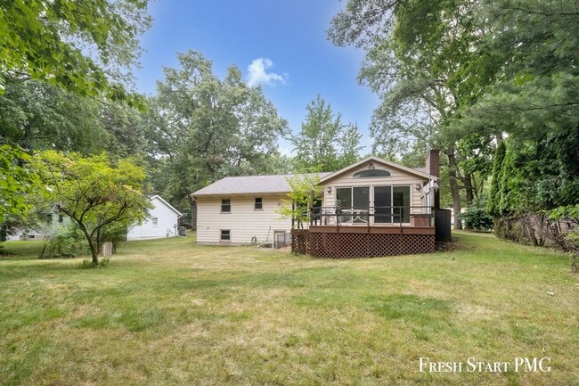 Building Photo - Charming 3-Bedroom Home in Walker – Conven...