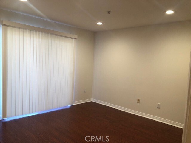 Building Photo - 13525 Vanowen St