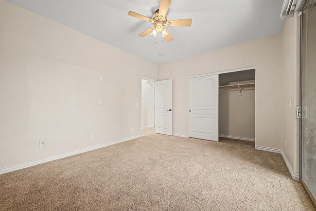 Building Photo - 8425 W Northview Ave