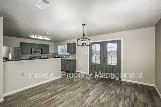 Building Photo - 121 Thoroughbred Dr