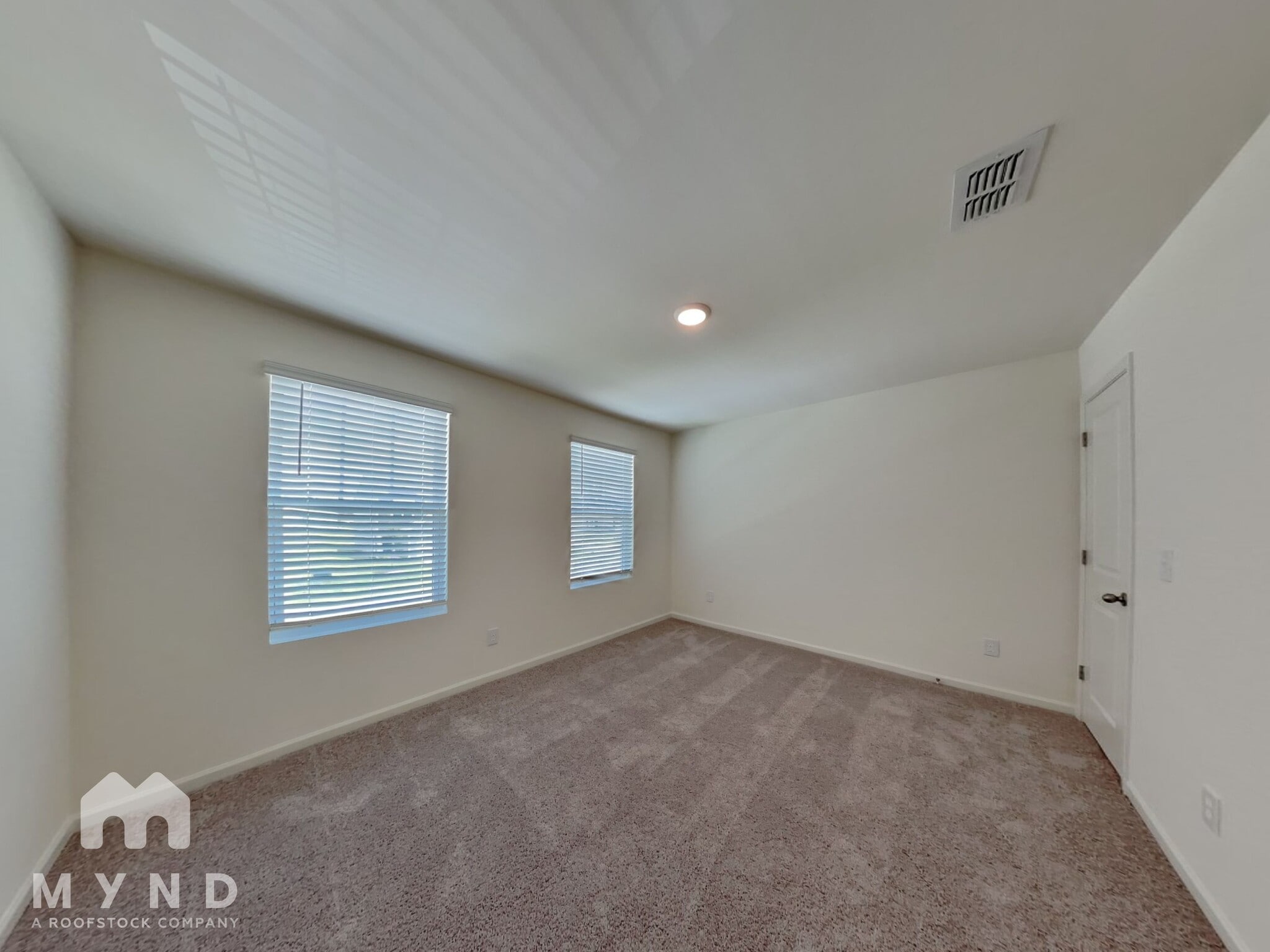 Building Photo - 1140 Centerview Dr