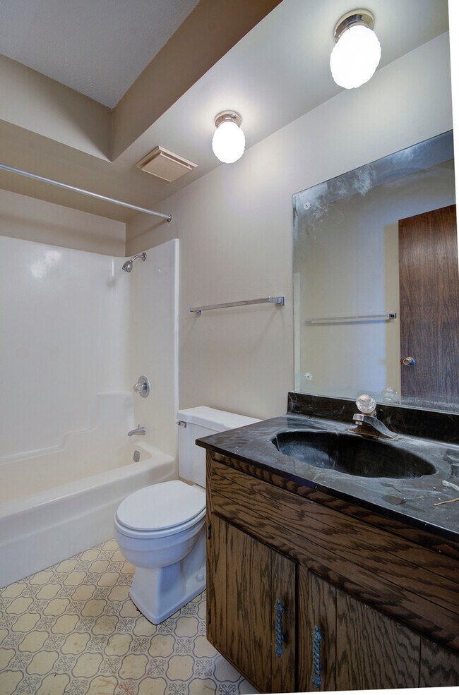 Building Photo - 1608 Richmond Cir