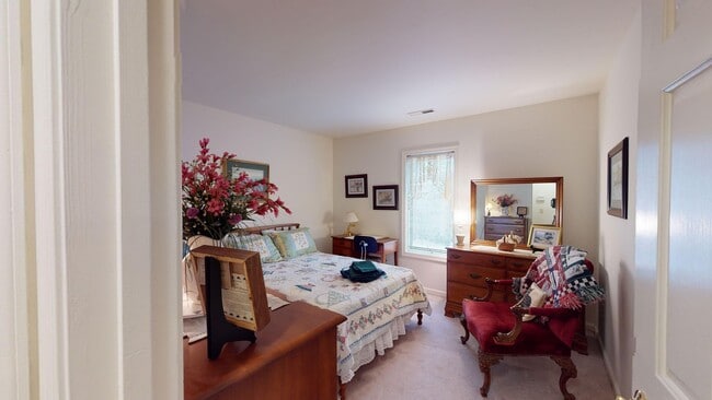 Building Photo - Short Term Furnished House