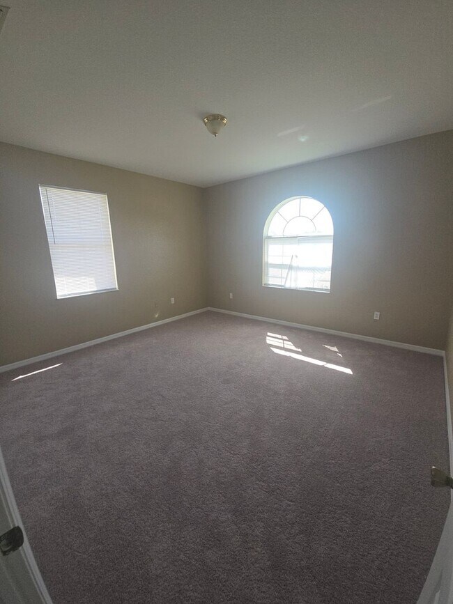 Building Photo - Remodeled 3 bed 2 bath home