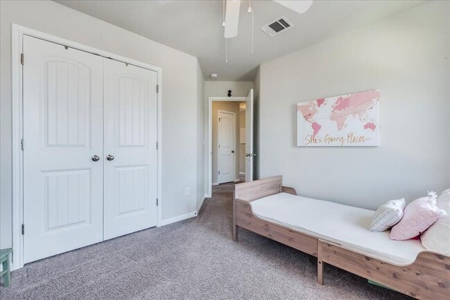 Building Photo - 190 Sandy Path