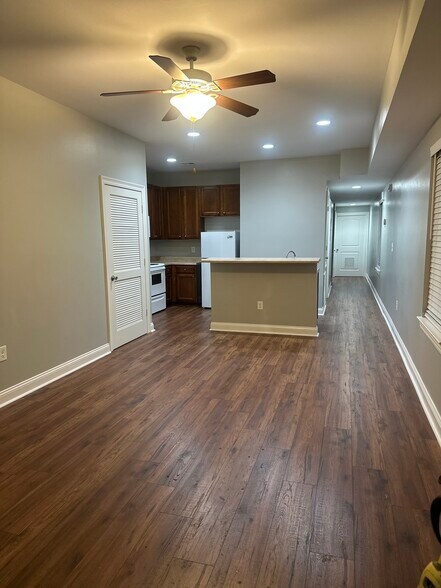 Building Photo - 6333 Saint Claude Ave