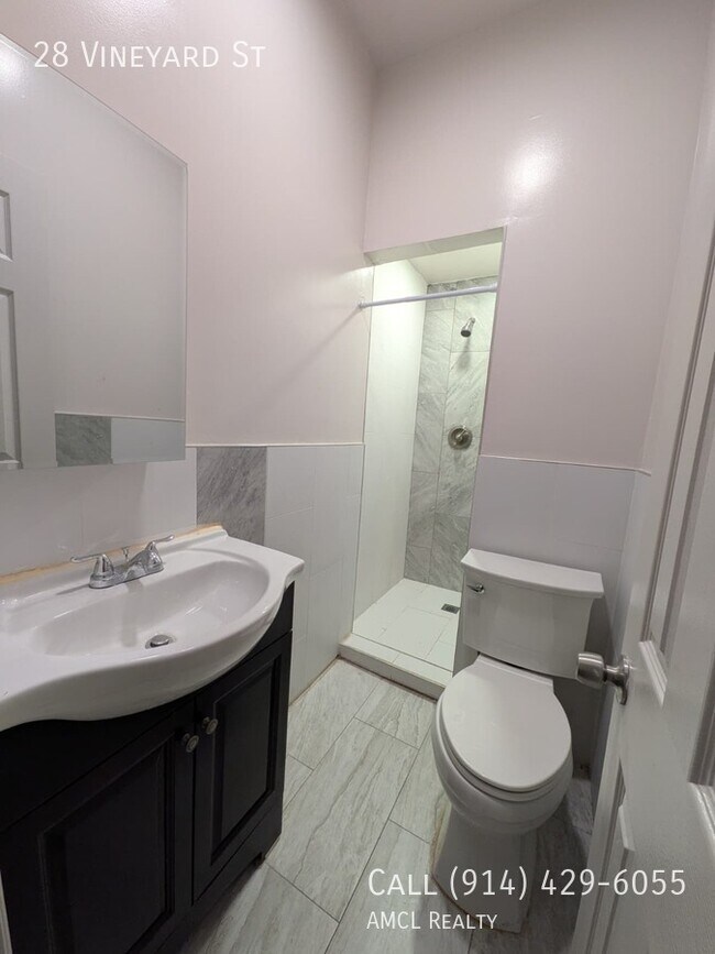 Building Photo - 28 Vineyard Ave