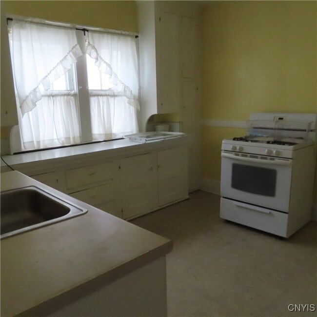 Building Photo - 105 Twin Hills Dr