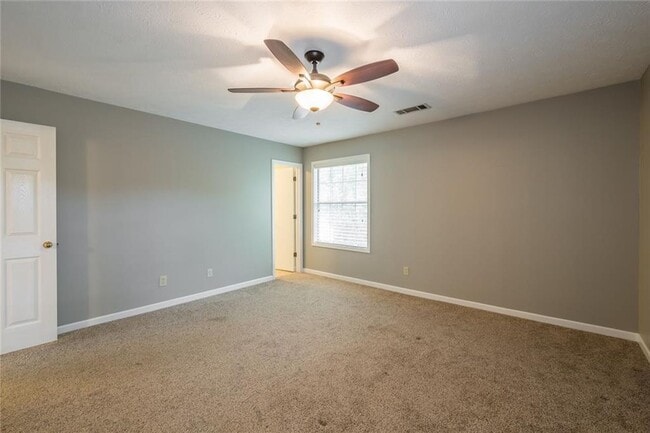 Building Photo - 702 River Rock Psge